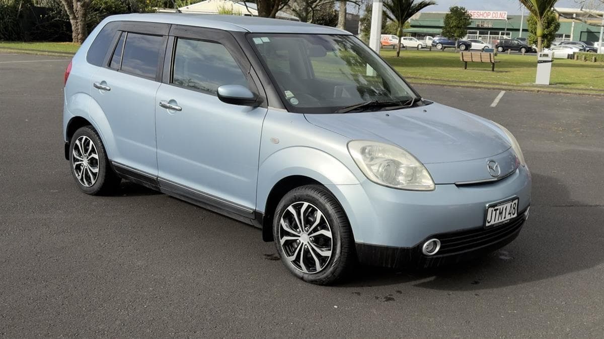 2006 Mazda Verisa